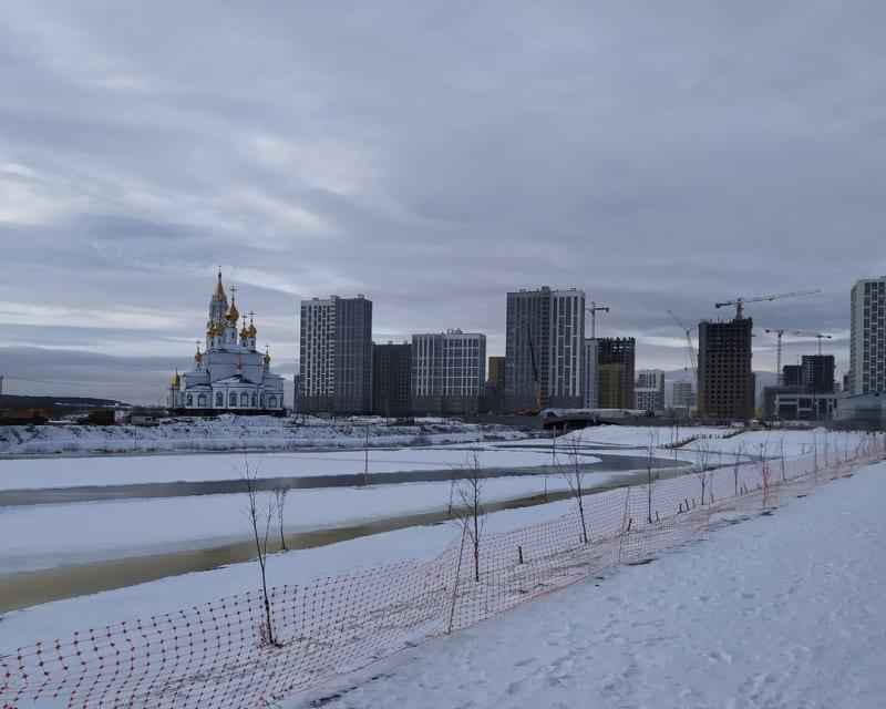 Ближайший екатеринбург. Квартал близкий Академический Екатеринбург. Квартал близкий Академический Екатеринбург фото. Горка на Сахарова Академический. Академический зимой фото 2020.